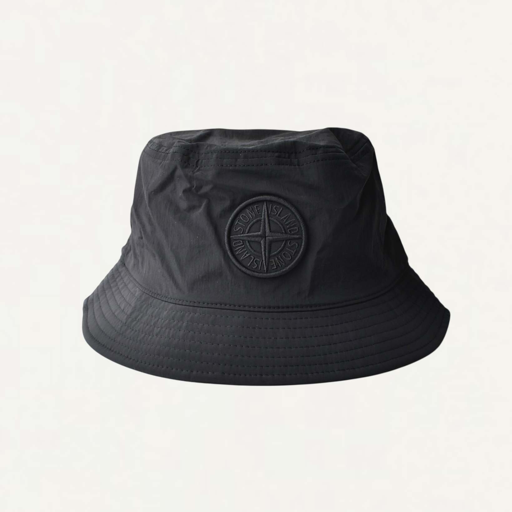 STONE ISLAND 9100011 NYLON METAL IN ECONYL® Bucket Hat with Compass embroidery Black[L1S159100012]