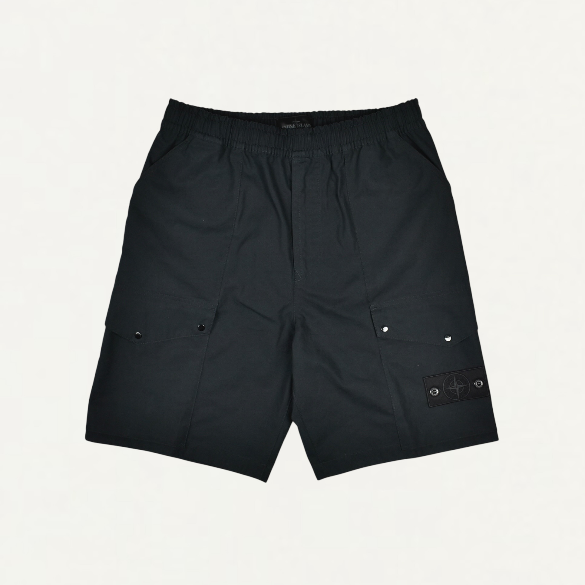 STONE ISLAND L100004 ALL-WEATHER COTTON CANVAS_S.I. GHOST Windproof and breathable comfort-fit cargo shorts Black[L1S15L100004S0F01V0029]