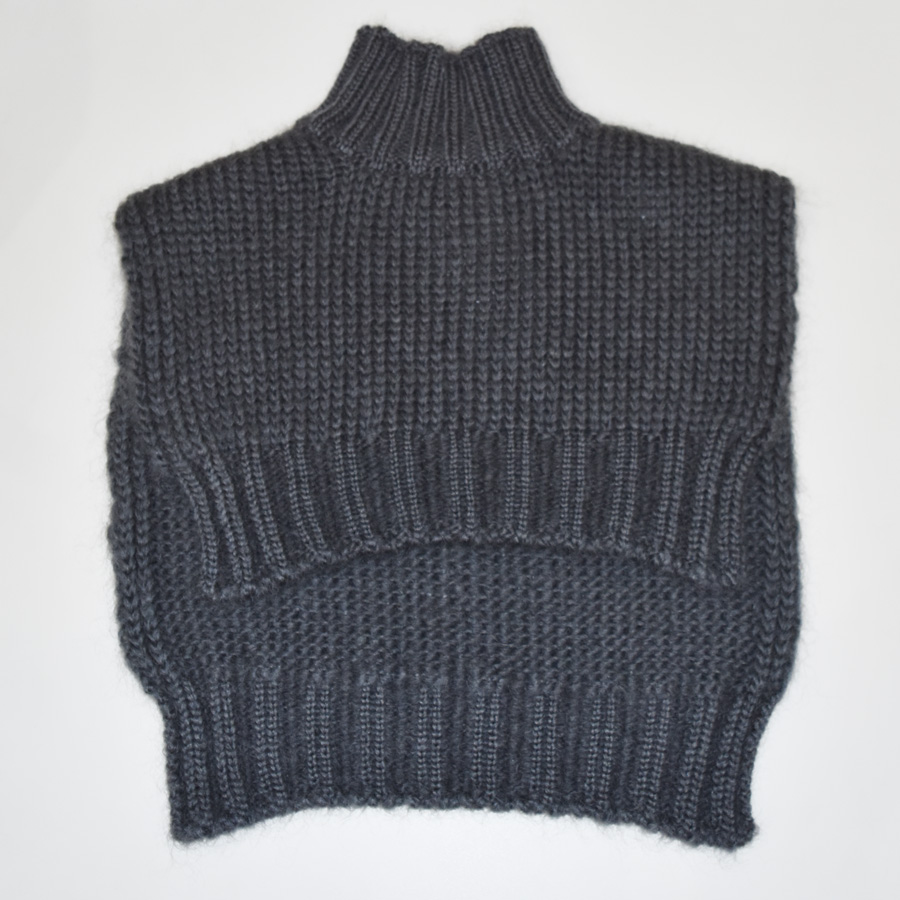 08sircus Low gauge mohair snood-05GR
