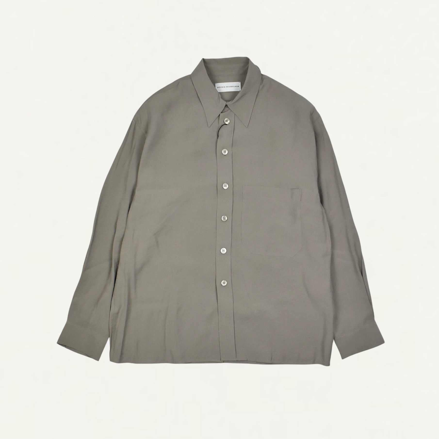 STUDIO NICHOLSON EMPER SHIRT IN TAUPE[EMPER SNM-1557]