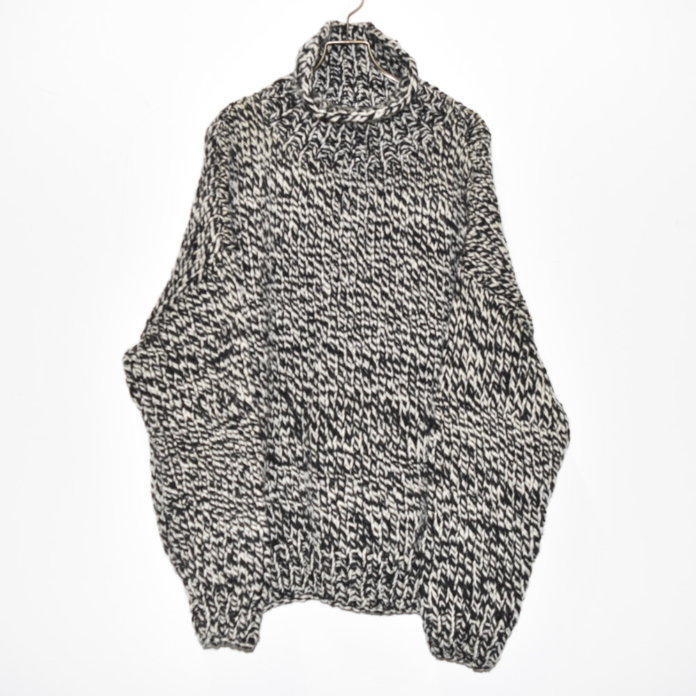 SEEALL HAND OVERSIZED HIGHNECK SWEATER
