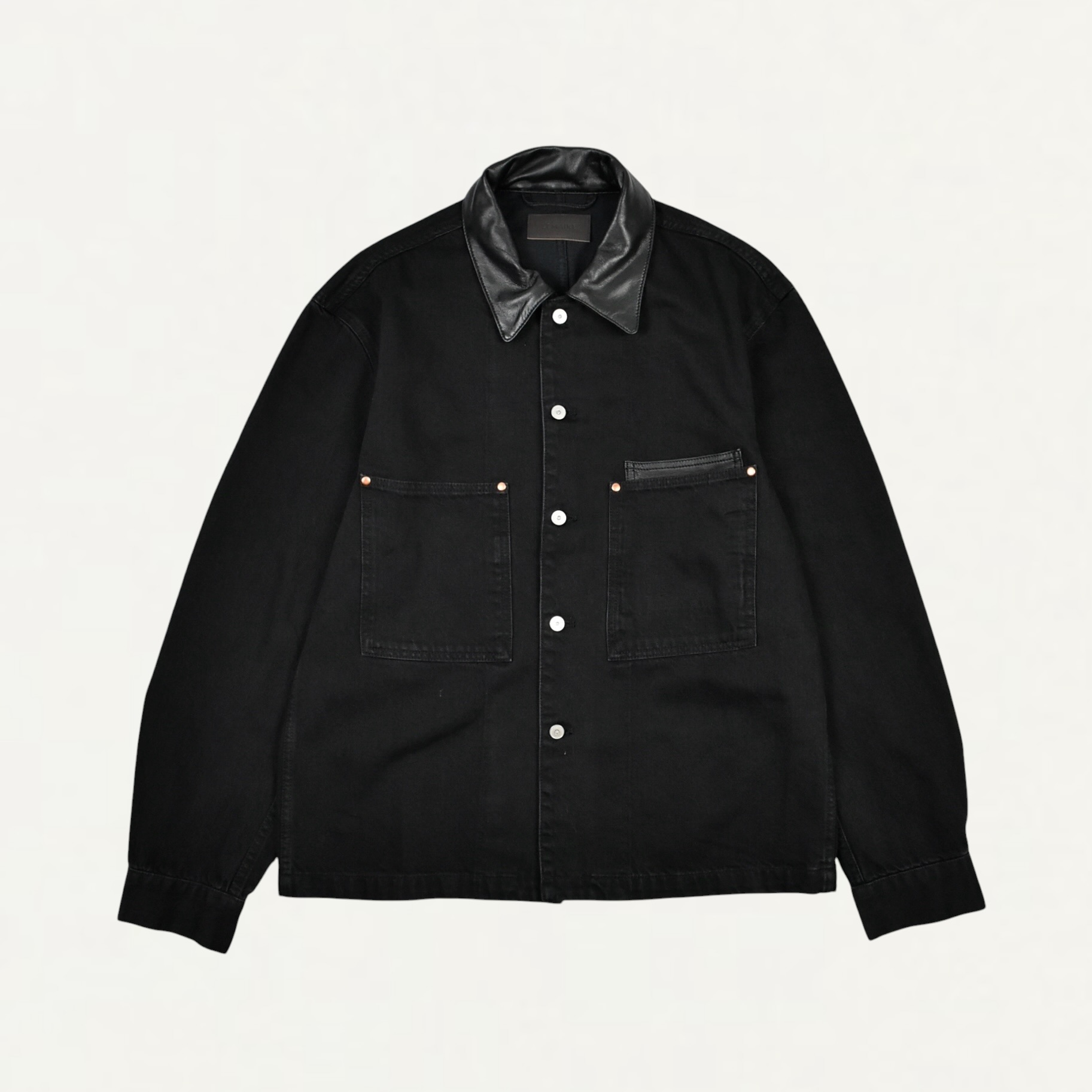 LEMAIRE WORKWEAR OVERSHIRT WITH LEATHER COLLAR IN BLACK SELVEDGE DENIM[SH1310 LD1075]